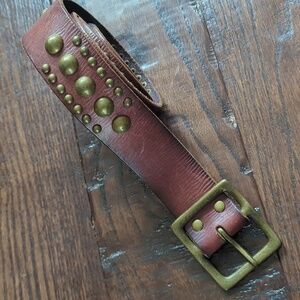 GAP I Cognac Brown Leather Belt with Rustic Brass Metal Details & Buckle
